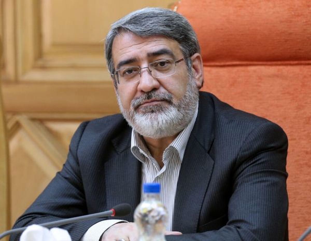 ورود بانوان به ورزشگاه ها ممنوع است/این موضوع باید رعایت شود