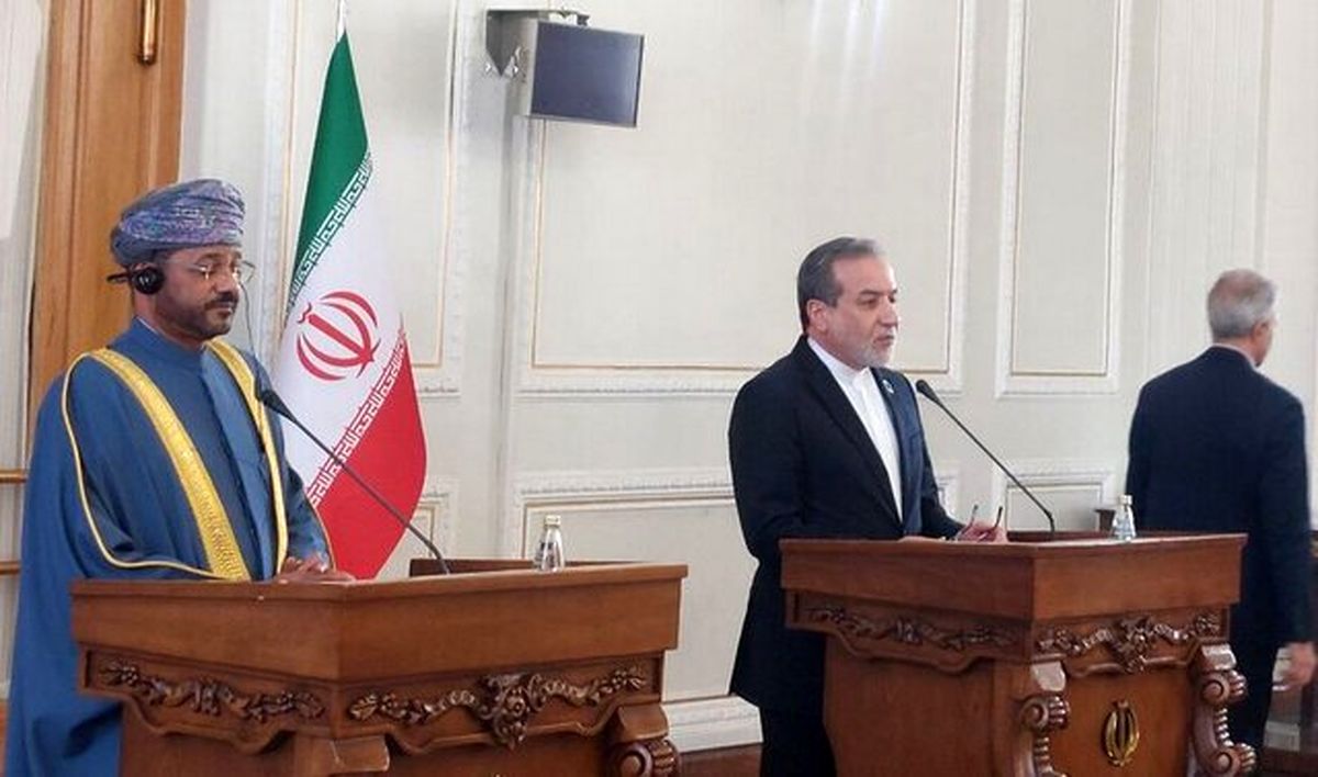 عراقچی: مواضع ما در ارتباط با سوریه با مواضع کشورهای منطقه مشابهت دارد/ در سفر وزیر خارجه عمان به تهران پیامی از جانب آمریکا رد و بدل نشده است
