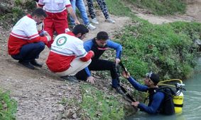 نجات جان ۵ نفر از رودخانه زهره