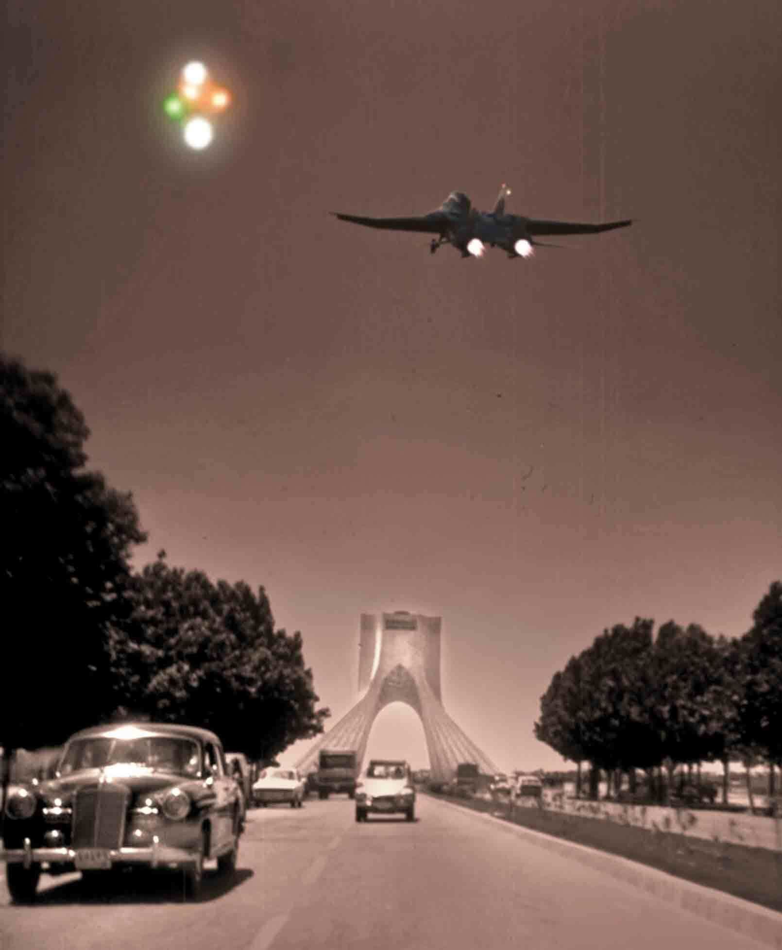 بشقاب‌پرنده‌ای در آسمان تهران