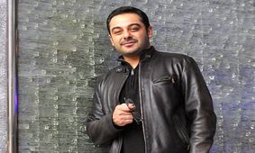 همه جاي دنيا رانندگي مي كنم غير از تهران/ پياده رو معنايي ندارد بايد بگوييم :" موتور رو"