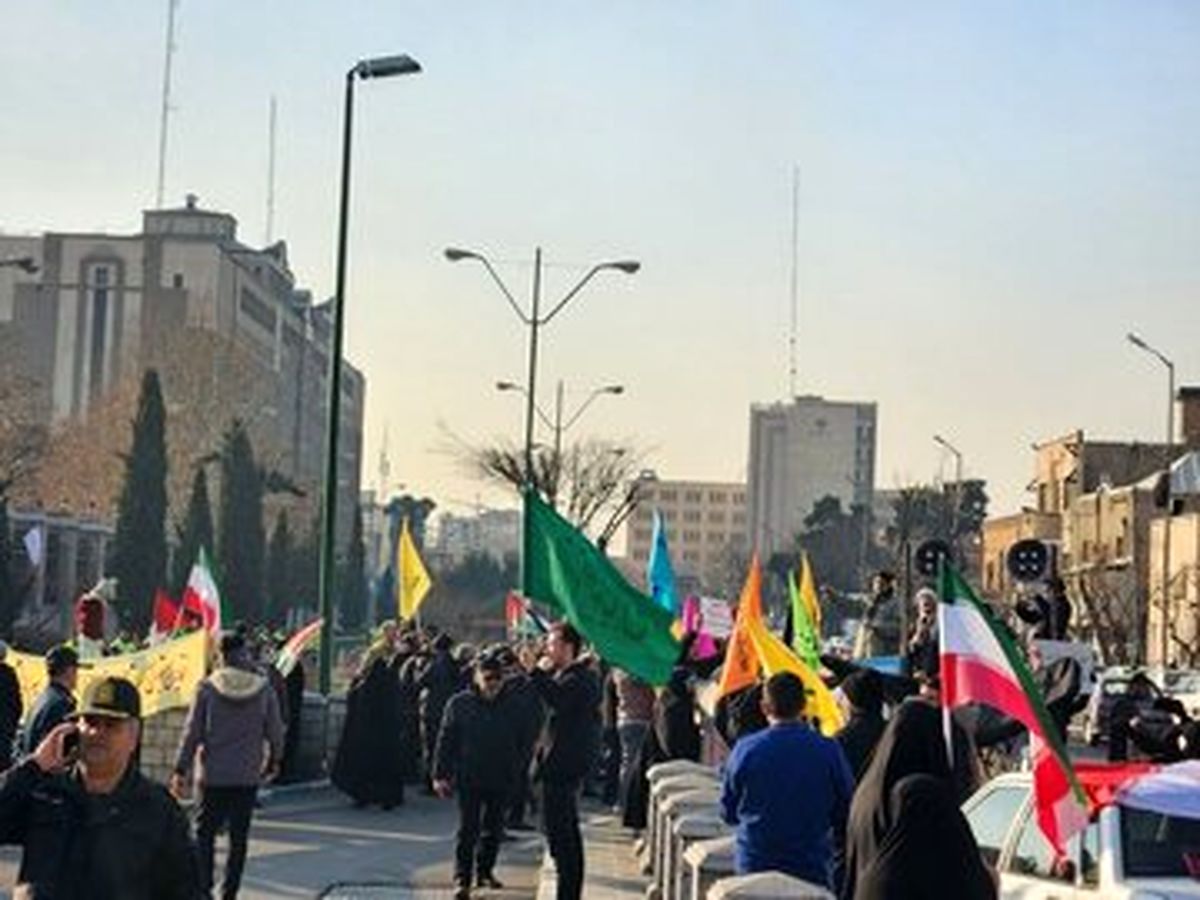 چهره‌های ثابت در تجمع‌های خودجوش!/ افشای چهره نقش اول توهین جنجالی علیه ظریف/ عکس

