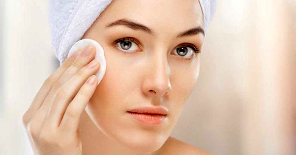 این بیماری در اثر پاک نکردن آرایش چشم به وجود می آید