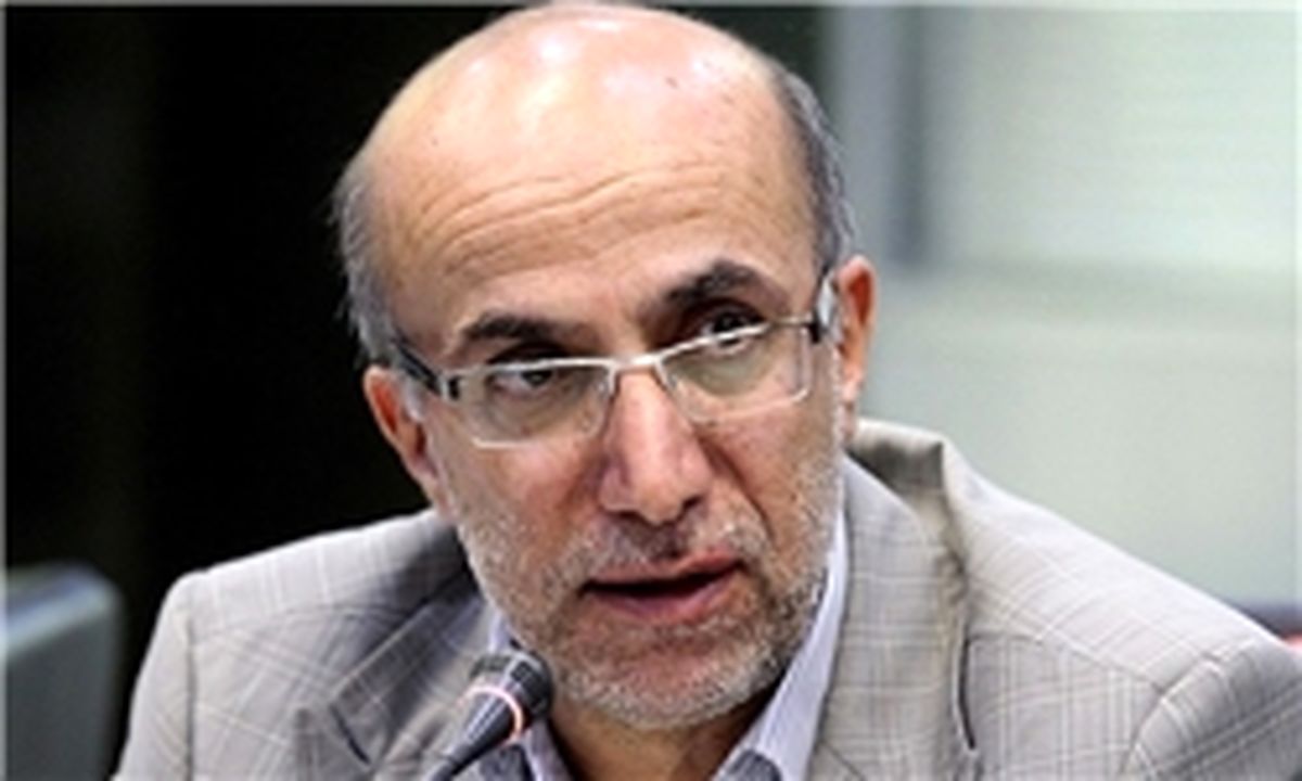 اولویت تخصیص ارز برای تامین مواد اولیه تولیدکنندگان دارو/ 700 میلیون دلار ثبت سفارش دارو و تجهیزات
