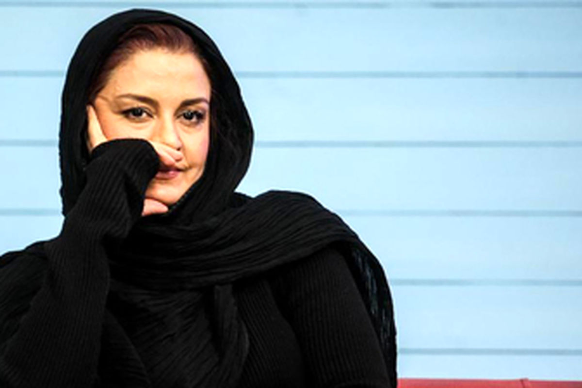 مریلا زارعی» درحال خواندن قرآن /عکس
