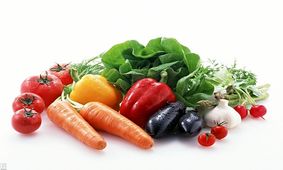 پیاز زرد با چه قیمتی در غرفه تره بار عرضه می‌شود؟