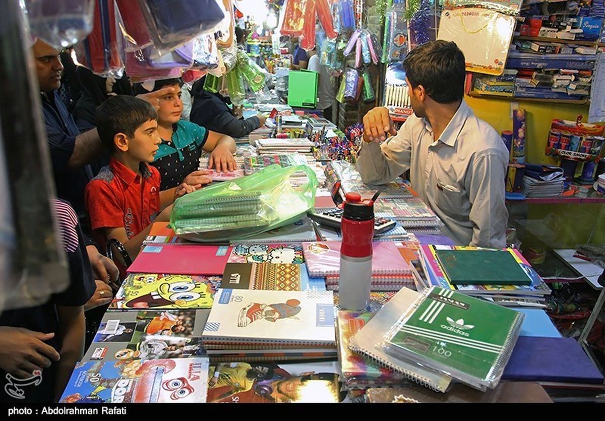 ۱۳۳۰ تن لوازم التحریر وارد کشور شد