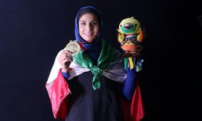 آرزوی دختر کاراته‌کا مدال آور در بازی‌های آسیایی: دوست دارم بروم آزادی و فوتبال ببینم