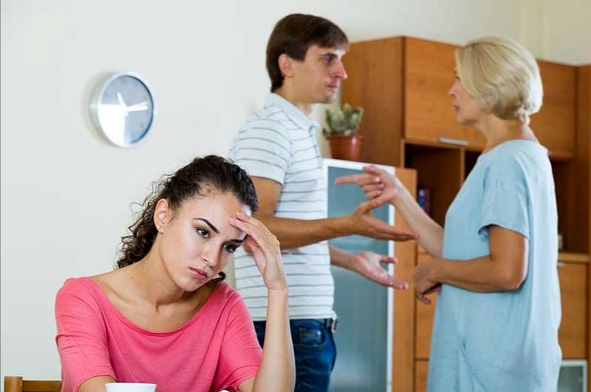 چگونه به رفتارهای خانواده شوهر پاسخ دهیم؟