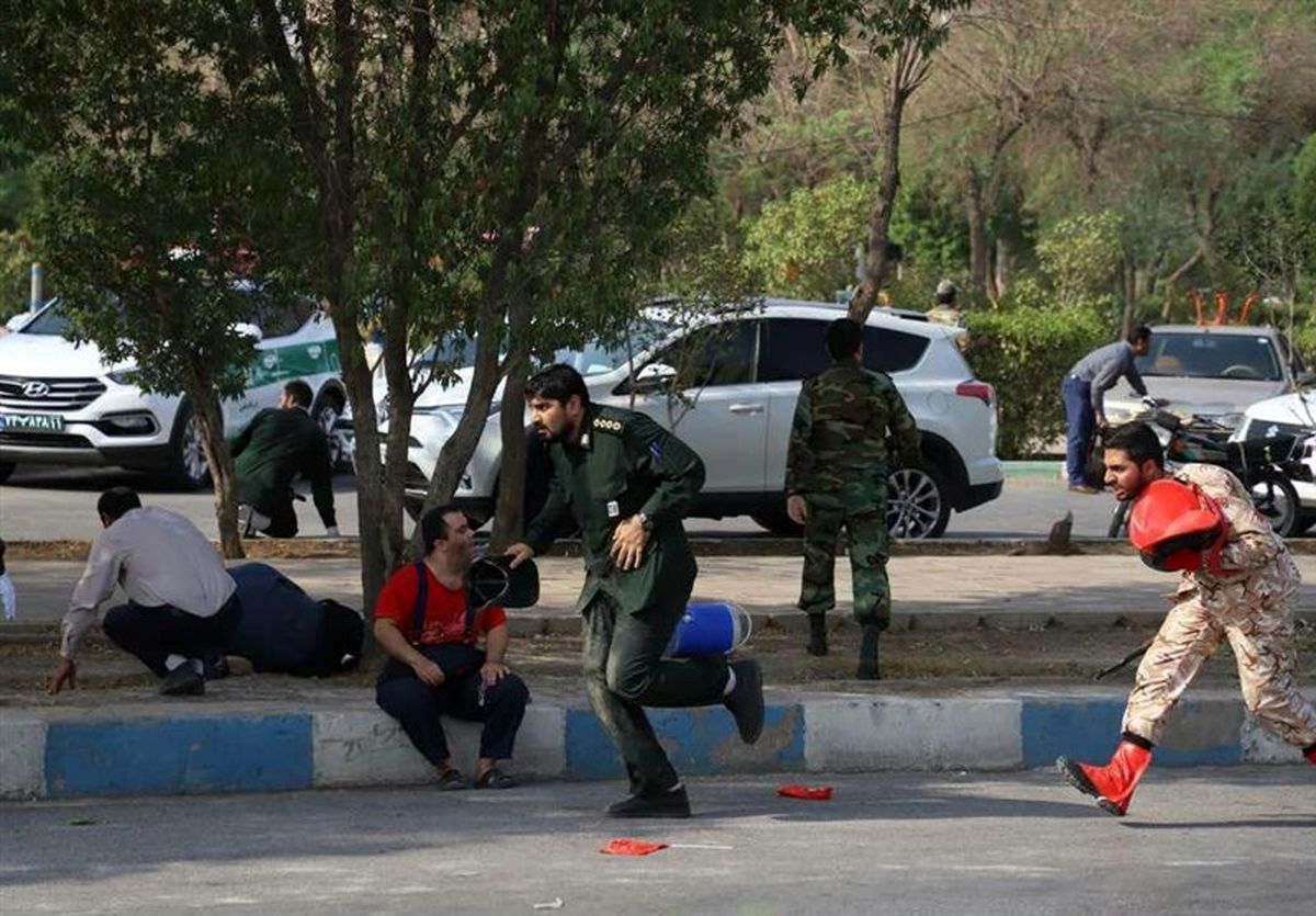 فلاحت‌پیشه: تروریست‌های به یکی از مجروحان حمله تروریستی اهواز تیر خلاص زدند