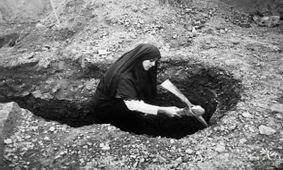 شیر زنی که همه را انگشت به دهان کرده بود!