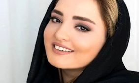 ژست متفاوت نرگس محمدی در خودروی لاکچری