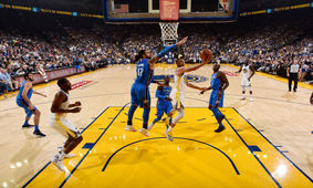 پیروزی مدافع عنوان قهرمانی NBA در اولین دیدار با درخشش استفن کری