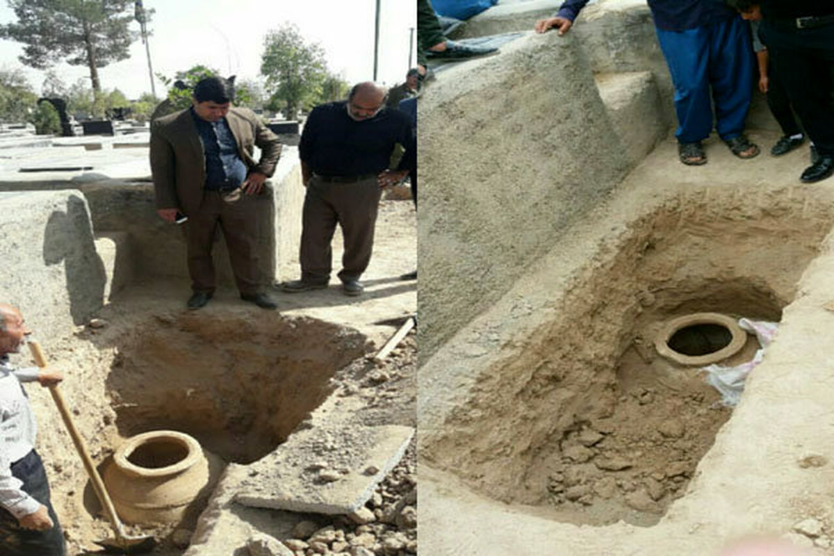 خمره سفالی منتسب به دوره اشکانیان حین حفر قبر در قرچک کشف شد