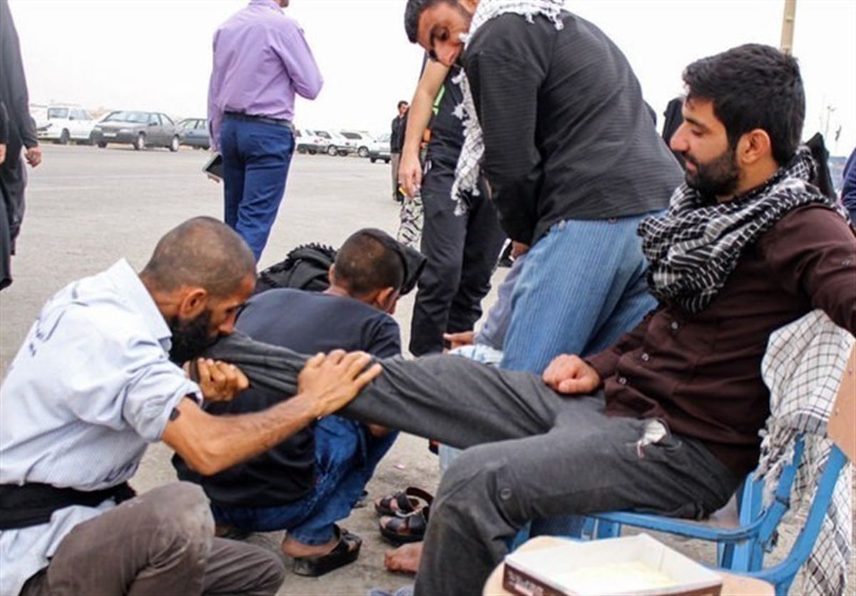 ۷ راهکار برای جلوگیری از "تاول زدن پا" در پیاده‌روی اربعین + روش‌های درمانی