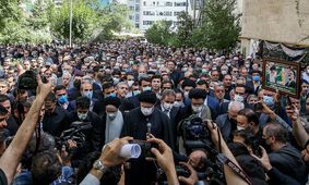  تشییع پیکر سید محمود دعایی در موسسه اطلاعات/ عکس
