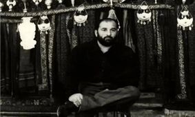 سفر در زمان؛ «شعبان بی مخ» در حال کباده کشی در جشن تولد «محمدرضا پهلوی»؛ سال 52 