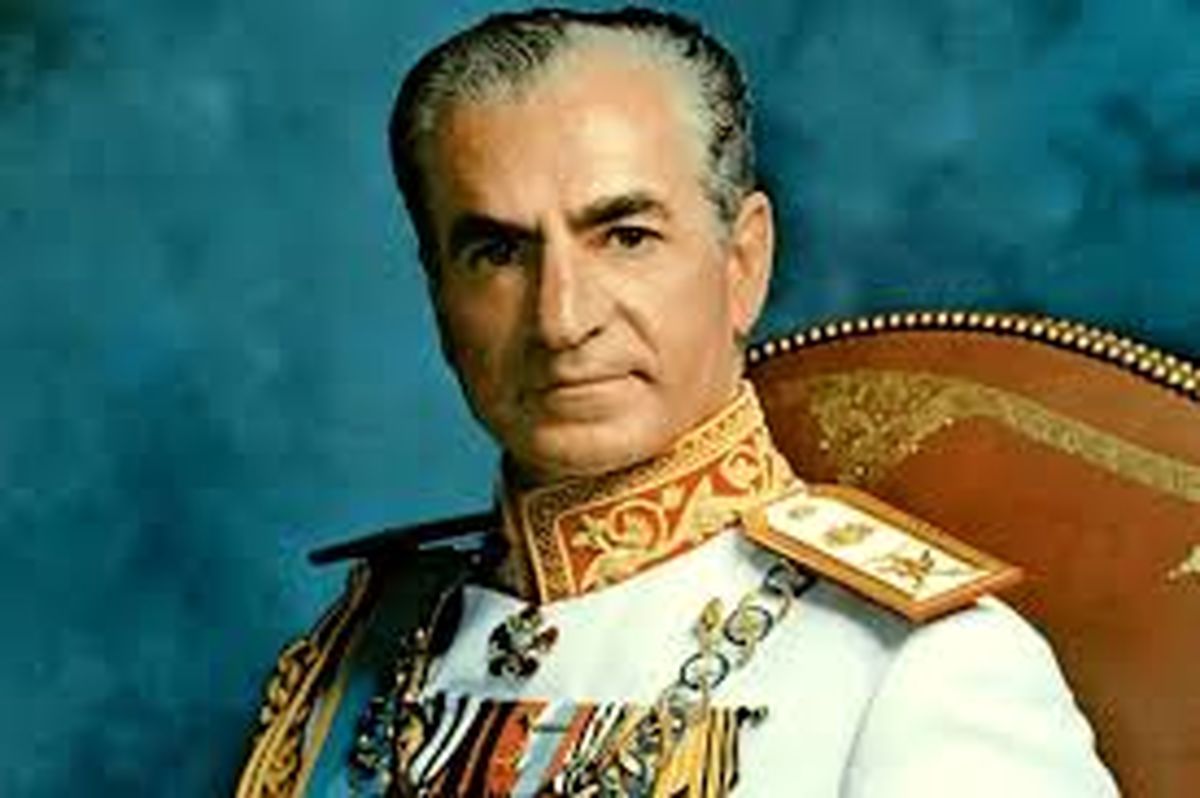 سفر در زمان؛ «محمدرضا پهلوی و اسدالله علم» در یک نشست خبری؛ سال 1350 