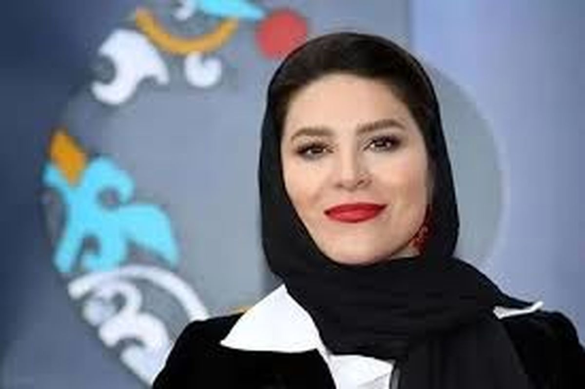 سفر در زمان؛ تیپ و چهرۀ «سحر دولتشاهی» در «مرگ هومن»؛ سال 95 