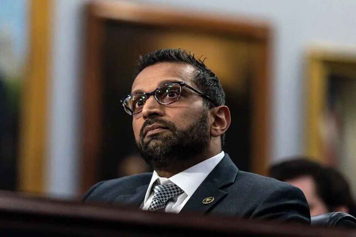 رئیس اف‌بی‌آی شایعات استعفای خود را رد کرد
