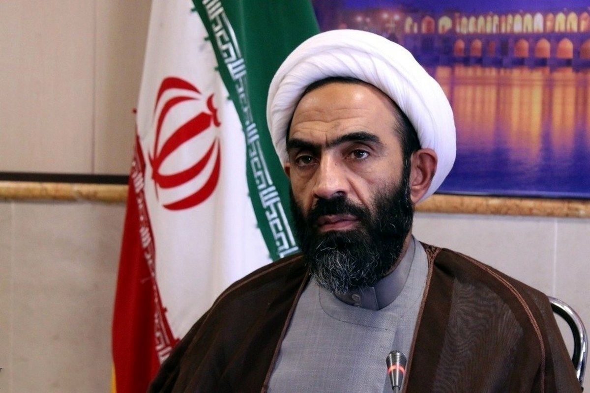  یک نماینده خطاب به مولوی عبدالحمید: اگر آزادی نبود شما هر هفته پشت تریبون نمی‌رفتید/ ۱۳ آبان رفراندوم دیگری بود که به حقانیت نظام رای داد


