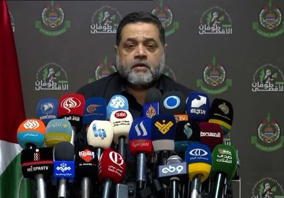 یکی از رهبران ارشد حماس: افسران صهیونیست از میدان جنگ فرار می‌کنند/ القسام قدرتمندتر از قبل در میدان حضور دارد

