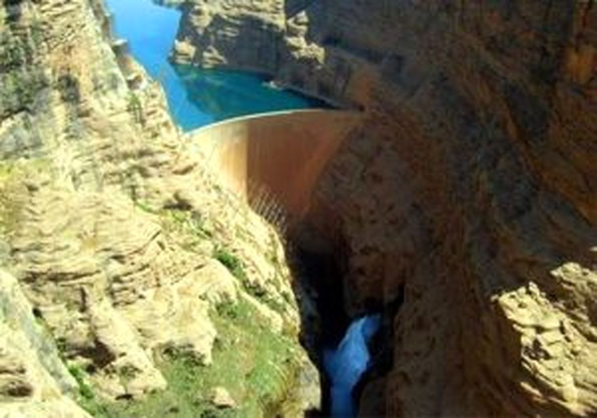 خوزستان با شدیدترین خشکسالی ۶۰ سال اخیر خود مواجه است/ سال گذشته در این زمان سد دز پر و حتی در وضعیت سرریز قرار داشت