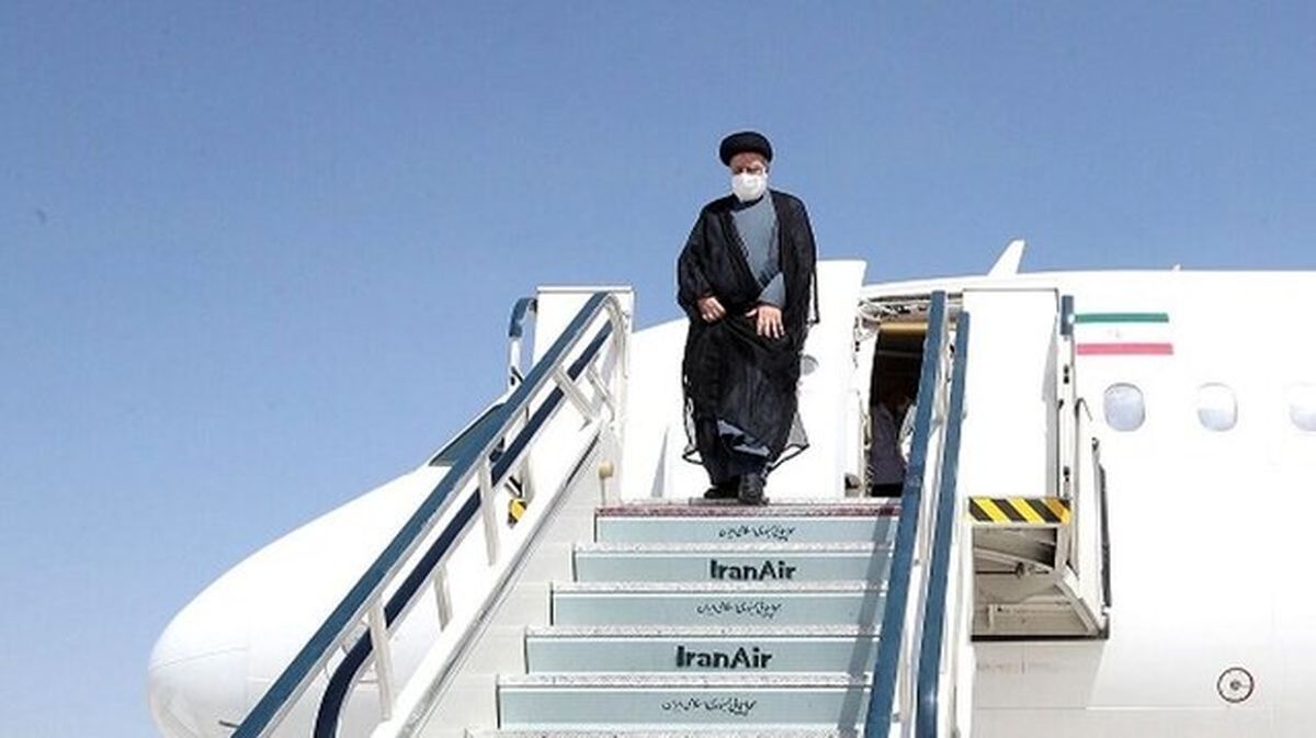 رئیسی وارد اوگاندا شد

