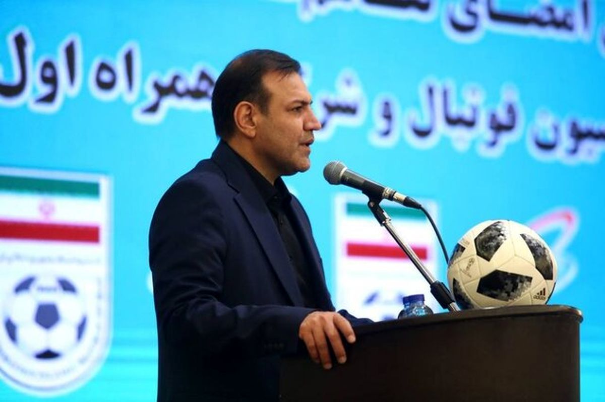 عزیزی خادم: تمام قد از اسکوچیچ حمایت می‌کنیم
