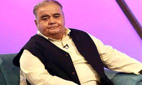 خاطره خنده دار اکبر عبدی از روزه گرفتن پدرش در خندوانه رامبد جوان/ ویدئو