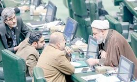 تندروها فقط علیه دولت پزشکیان شمشیر نکشیده اند؛ قوه قضاییه هم از دروغ و تهمت بی بهره نماند/ افراطیون آشکارا خواستار محاکمه رئیس قوه قضائیه شدند/ عبور از تصمیمات کلان نظام در موضوع فیلترینگ و حجاب
