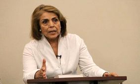 چرا ترامپ وارد جنگ با ایران شد؟/ شیرین هانتر: اگر تندروها در ایران که به نظر می‌رسد در حال قدرت گرفتن هستند در قدرت بمانند، چشم‌انداز آشتی با آمریکا بسیار تیره خواهد بود / ایران باید مستقیماً با آمریکا گفتگو می‌کرد