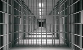 خبرسازی‌ها در مورد ۲ زندانی خارجی/ بهره مندی ۲ زندانی از امکانات رفاهی و پزشکی و ملاقات حضوری/ اعزام برنارد فیلان برای معاینه تخصصی نزد پزشک
