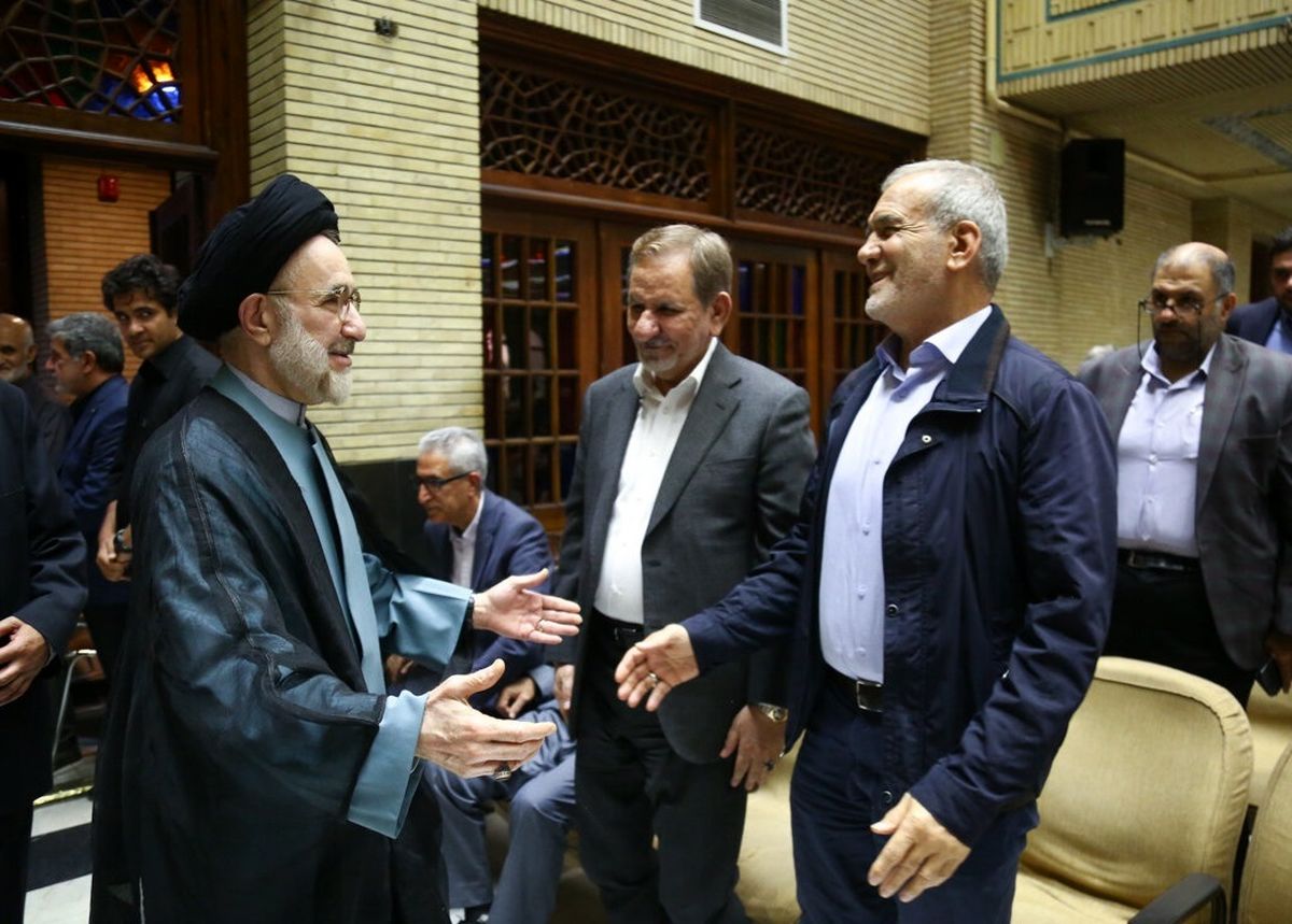 پزشکیان می خواهد دولت سوم خاتمی را تشکیل دهد
