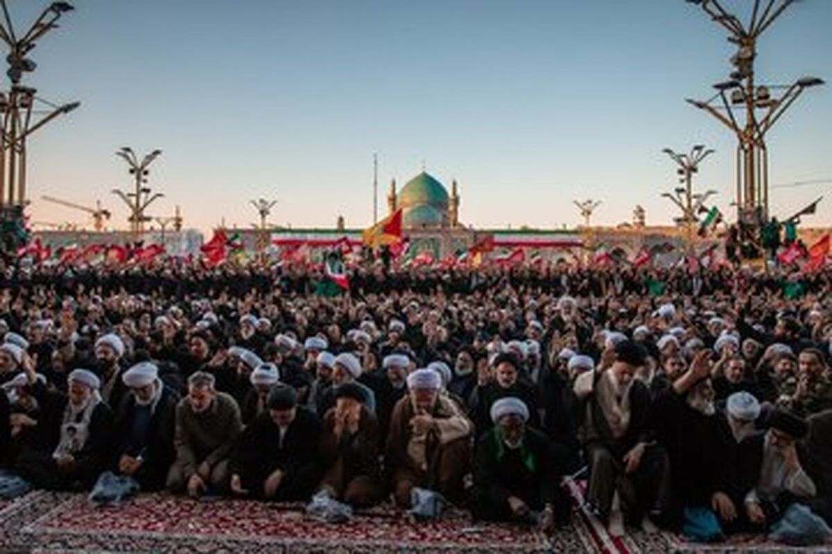 وداع سیاسیون با رهبر شهید؛ از قنوت قاآنی در نماز و همنشینی قالیباف و سید حسن خمینی/ تصاویر