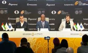 کارلسن و اولین برد فینال قهرمانی جهان/ عکس