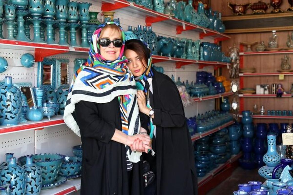 درخواست دختر بیتا فرهی از پزشکان ایرانی

