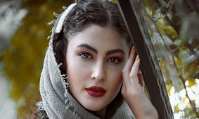 نیم رخ زیبا مریم مومن با لباس سفید