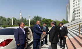 وزیر امور خارجه وارد ترکمنستان شد


