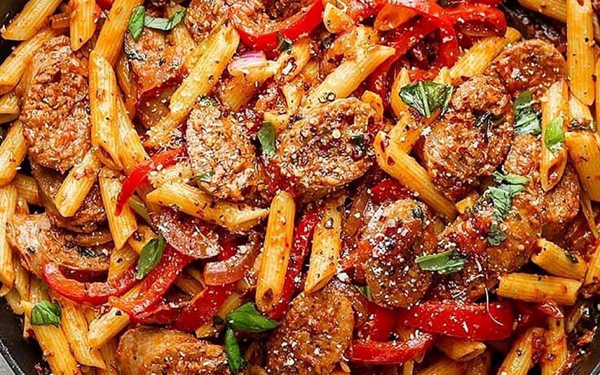 پاستا سوسیس پنیری، یک شام سبک و خوش طعم