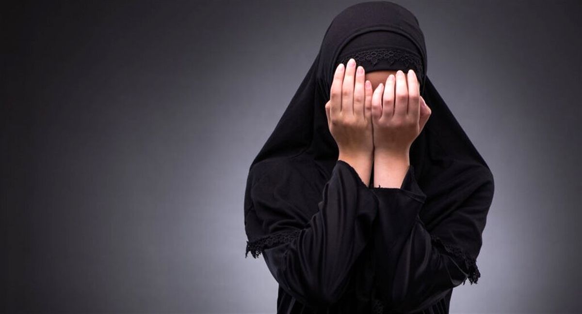 ترفند کثیف مدیر برای زن جوان