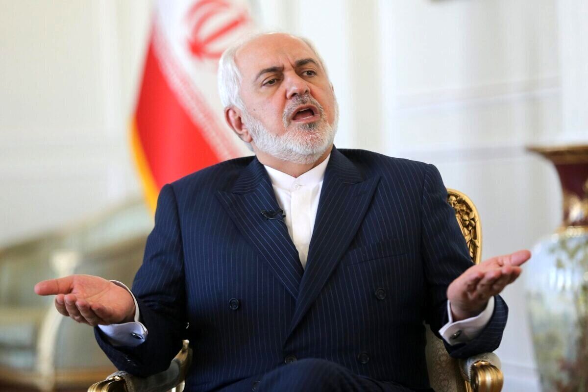 ظریف با کنایه به شریعتمداری: سخنانم برای گروهی گران تمام شده است

