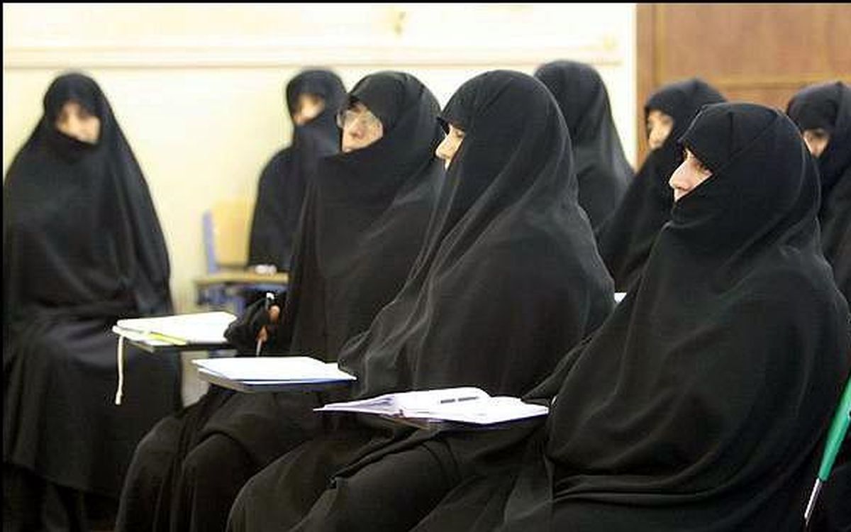 دعوت حوزه‌های علمیه خواهران برای اقدام فوری در مهار گرانی‌ها و تحقق اقتصاد مقاومتی    