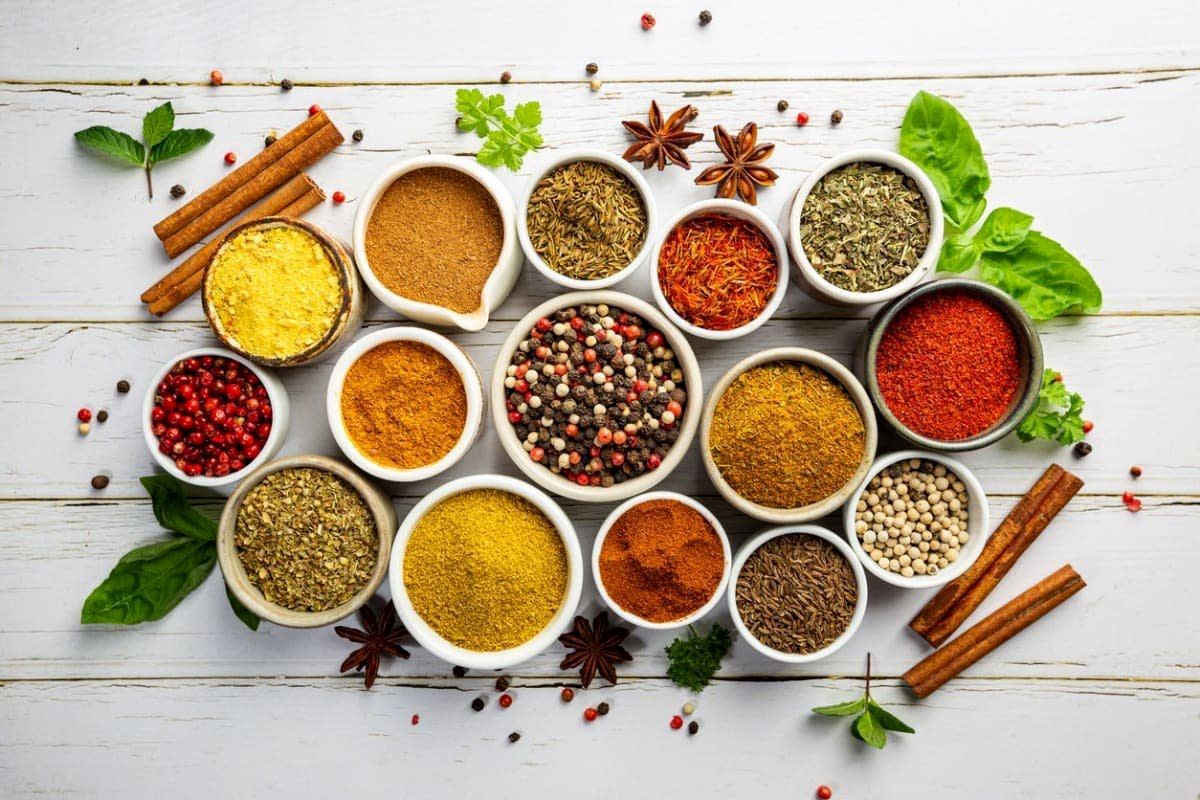 ۱۵ گیاه و ادویه موثر برای کاهش وزن