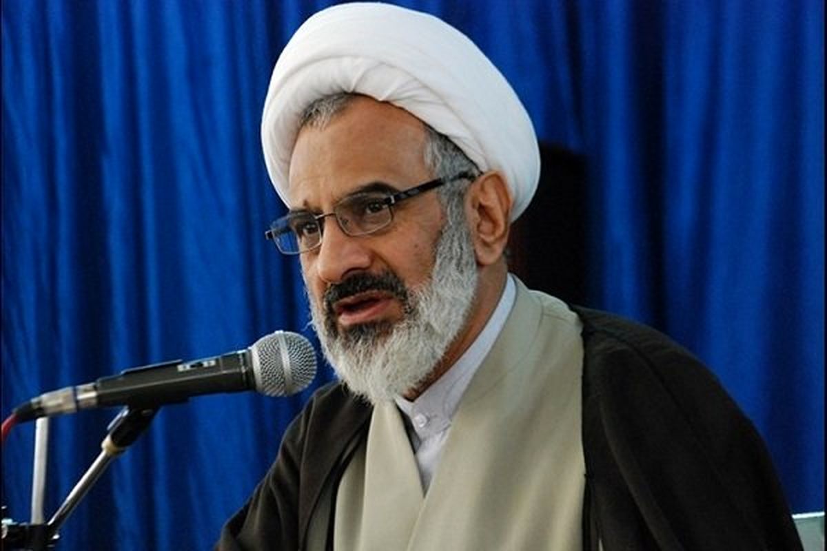 دشمن با تهاجم فرهنگی و هنری به مقابله با انقلاب اسلامی آمده است