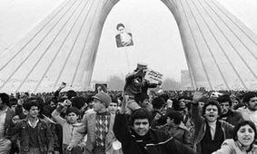 مکان‌های نمادین در انقلابهای مهم را بشناسید/ از برج آزادی در ایران تا باستیل فرانسه و میدان لولو بحرین