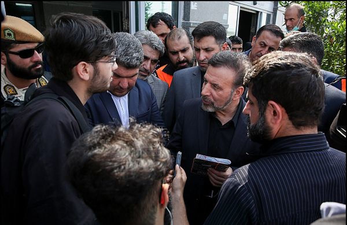 دکتر واعظی در بازدید از پایانه مرزی چزابه: زائران در کمتر از ۲ دقیقه ارز دریافت می کنند