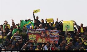 نیمه نخست بازی صنعت نفت آبادان مقابل نفت تهران بدون گل به پایان رسید