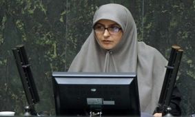 طیبه سیاوشی، نماینده اصلاح طلب: ارسال کنندگان پیامک برای فیلتر اینستاگرام، ما را خائن جلوه می‌دهند / شماره‌ها مشخص است؛ هم ۰۹۱۵ داریم، هم ۰۹۱۲ و ۰۹۱۳‏ / افراد پشت طرح مجلس درباره پیام رسان ها، الگوی چین را در نظر داشتند