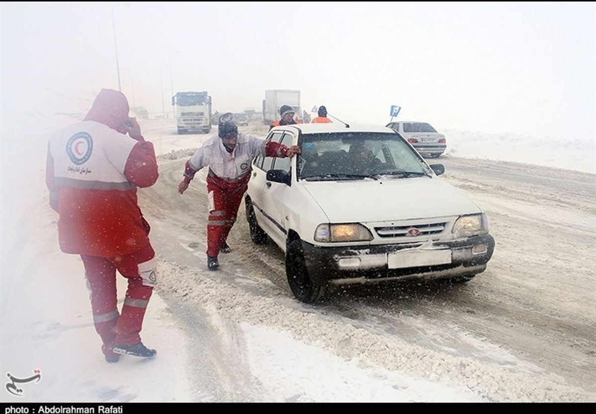 ۲۹۳ مسافر گرفتار در برف و کولاک امداد رسانی شدند